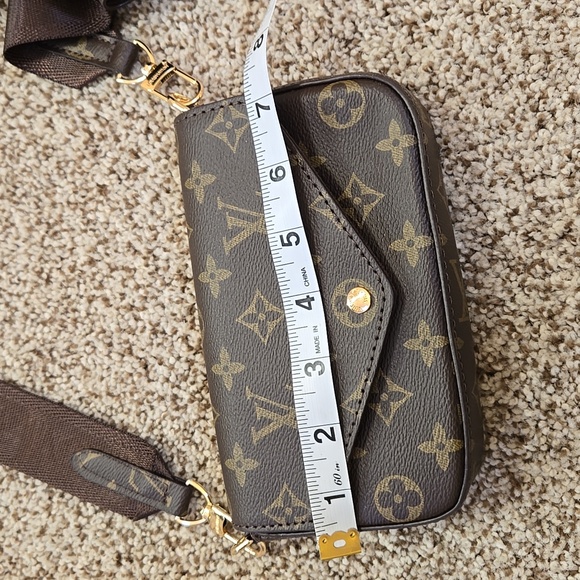 Brown Monogram Crossbody Cute! NEW - Picture 5 of 5